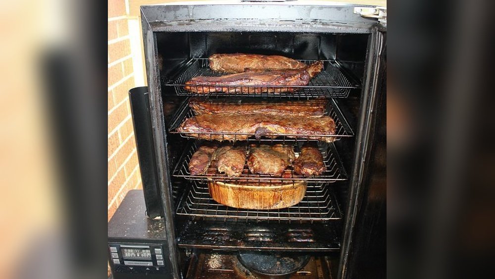 Cleaning a Smoker (How To): Easy Steps for a Spotless Grill